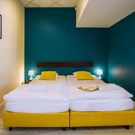 Hello Hostel