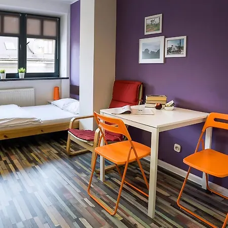 Hello Hostel